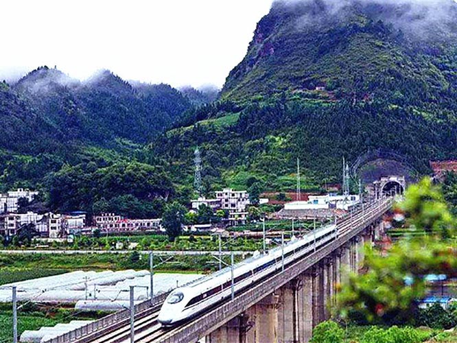 湖南耗資300億修建新高鐵，全長245公里，預計在2021年通車